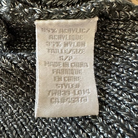 Suzy Shier | Stretch Crochet Mesh Knit Tunic Top (Grey, Small) - Picture 6 of 9